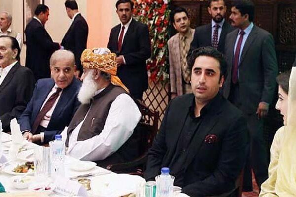 اپوزیشن کا حکومت گرانے کیلئے تحریک عدم اعتماد اور دیگر آپشنز پر بھی غور