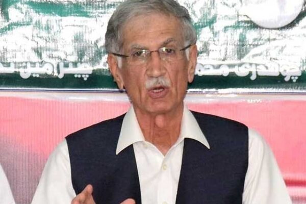 وزیراعظم پٹرول کی قیمت 10 روپے کم کرنے کا اعلان کریں گے، پرویز خٹک کا دعویٰ