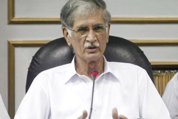 جو رکن تحریک انصاف اور وزیراعظم کے خلاف ووٹ ڈالے گا نااہل ہو جائے گا، پرویز خٹک