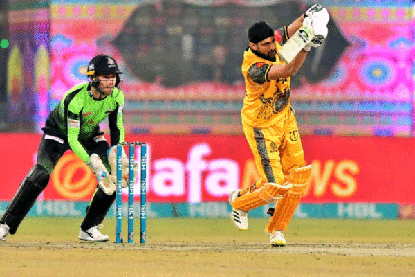 پشاور زلمی نے سپر اوور میں لاہور قلندرز کو شکست دے دی