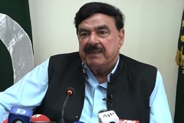 ہماری فورسز دہشتگردوں کو کسی صورت کامیاب نہیں ہونے دیں گی: شیخ رشید