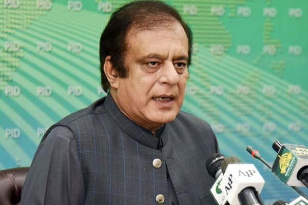 پیٹرول کم سے کم استعمال کریں: شبلی فراز کا عوام کو مشورہ