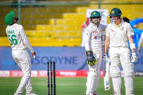 کراچی ٹیسٹ: عثمان خواجہ کی سنچری، آسٹریلیا نے پہلے روز 251 رنز جوڑ لیے