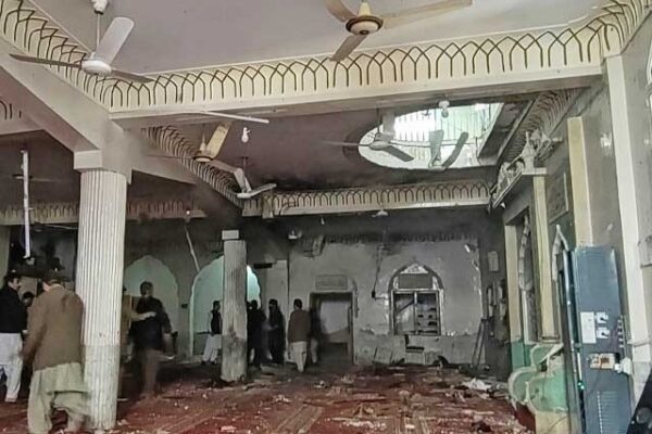 پشاور قصہ خوانی بازار کی مسجد میں نماز جمعہ کے دوران خودکش حملہ، 56 افراد شہید