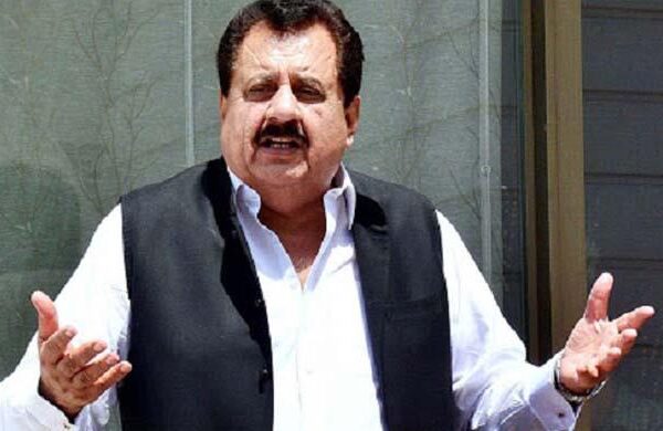 چوہدری برادران اور وزیراعظم کی ملاقات میں عدم اعتماد پر کوئی بات نہیں ہوئی: طارق بشیر