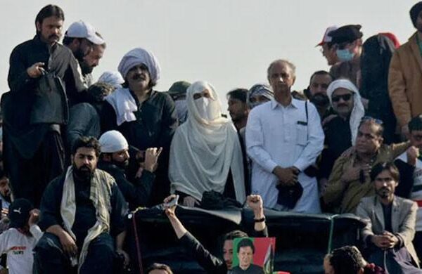 اسلام آباد دھرنے میں کروڑوں روپے کا نقصان، وزیراعلیٰ کے پی نے نجی ٹھیکیداروں کو معاوضہ دینے کا اعلان کیا