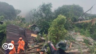 **انڈونیشیا میں لینڈ سلائیڈنگ کے نتیجے میں 16 افراد ہلاک**&hellip;