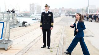 شاہی جوڑے کی کاڈز بندرگاہ پر آمد: شہزادی لیونور کو&hellip;