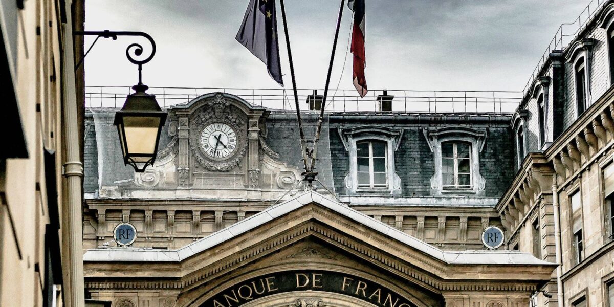 **طلاق کے بعد سابق شوہر کے 6 لاکھ یورو کے&hellip;