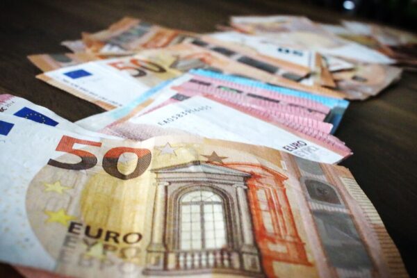 فرانس میں منشیات نیٹ ورک کا پردہ فاش، 94 ملین یورو کی رقم ضبط