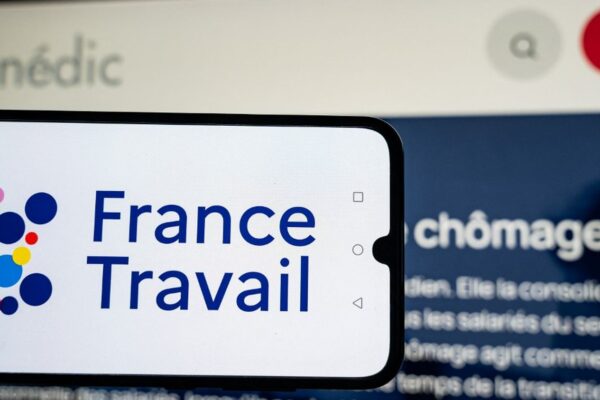 فرانس میں بے روزگاری میں تیزی سے اضافہ