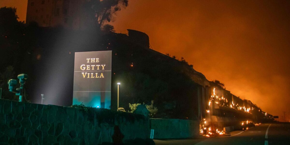 لاس اینجلس میں تباہ کن جنگلاتی آگ، فن پاروں کا&hellip;