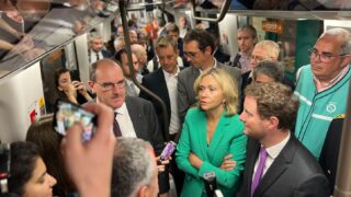 **مستقبل میں پیرس میٹرو میں کھڑے ہو کر سفر کرنا&hellip;