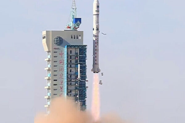 پاکستان کا پہلا الیکٹرو آپٹیکل سیٹلائٹ خلا میں روانہ