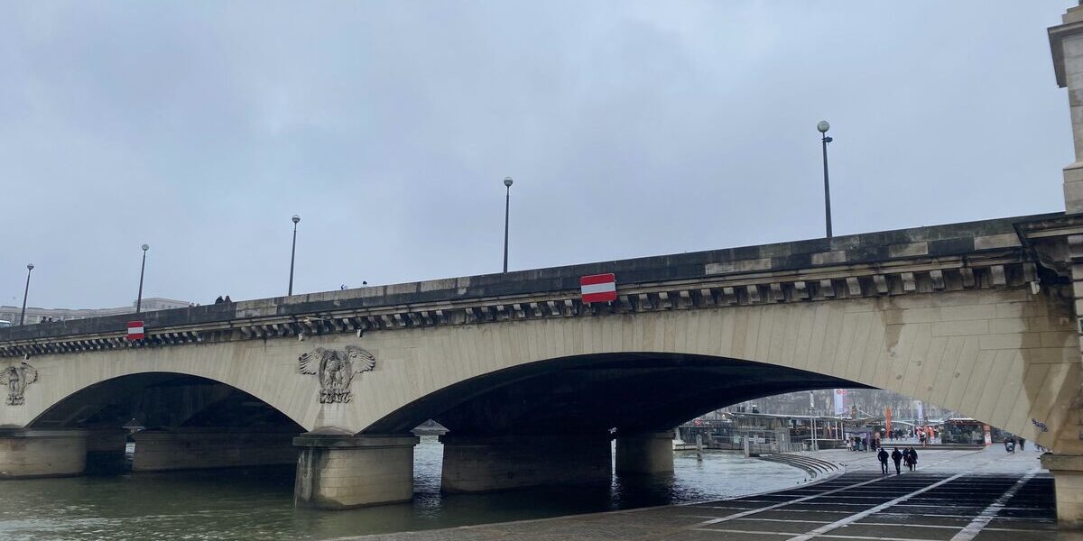 **پیریس: ایک افغان نوجوان ایانا پل کے نیچے مردہ پایا&hellip;