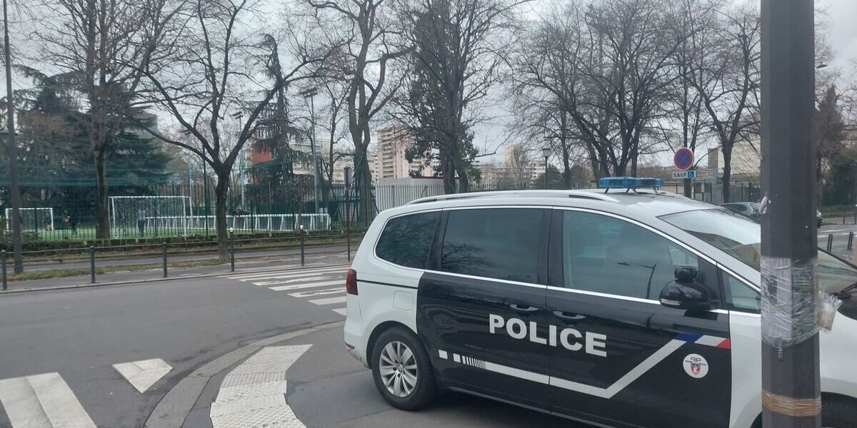 پیرس میں موبائل فون چھیننے کی کوشش میں 14 سالہ&hellip;