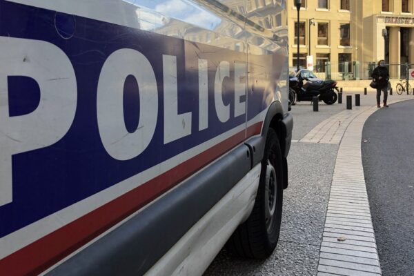 نیمز: ایک جوڑے پر 42,000 یورو کی دھوکہ دہی کا الزام