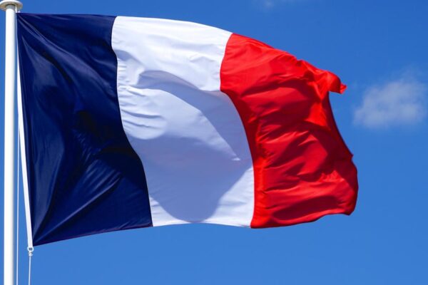 فرانس میں امیگریشن کے اعداد و شمار 2024: کبھی بھی فرانس کے دروازے اتنے کھلے نہیں تھے