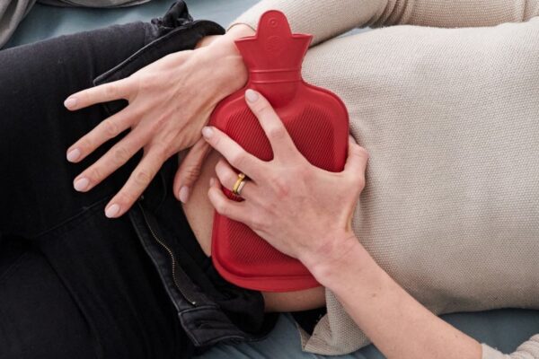 فرانس میں خواتین کے لیے جدید تھوک ٹیسٹ کے ذریعے اینڈومیٹریوسیس کی تشخیص