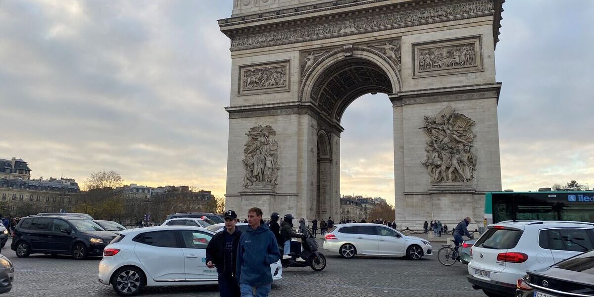 paris-false-bomb-threats-schools-panic