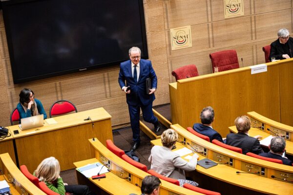 ریچرڈ فیرانڈ کی فرانسیسی آئینی کونسل میں تقرری پر تنازعہ