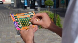 stolen-credit-card-wins-lottery-toulouse