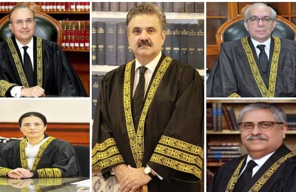 سپریم کورٹ میں آئینی بینچ کی جانب سے نئے ججز کی تعیناتی پر شکوک و شبہات، 4 ججز نے چیف جسٹس کو خط لکھ دیا