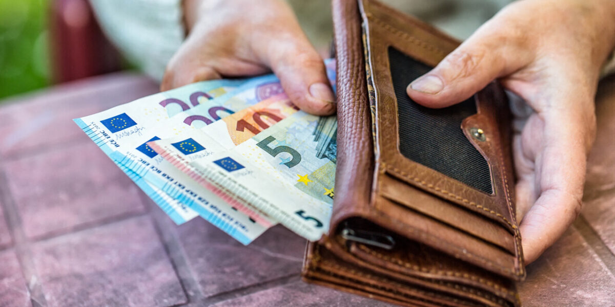french-pensioners-double-payments-march-2025