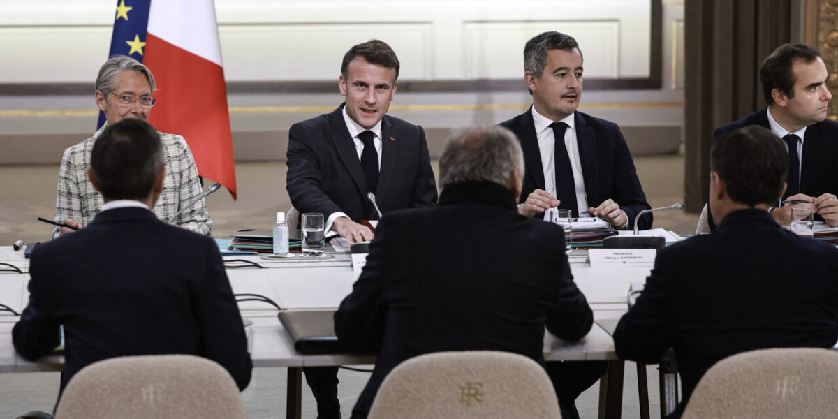 macron-warns-ministers-on-islamic-interference