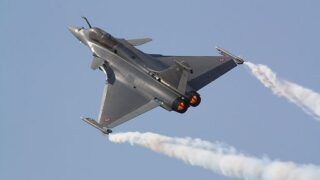 pakistan-shoots-down-indian-rafale-jet