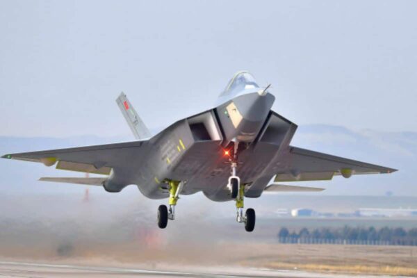 ترکیہ کا خود مختار جنگی طیارہ منصوبہ: فرانس کی بحیرہ روم میں فوجی برتری کو چیلنج