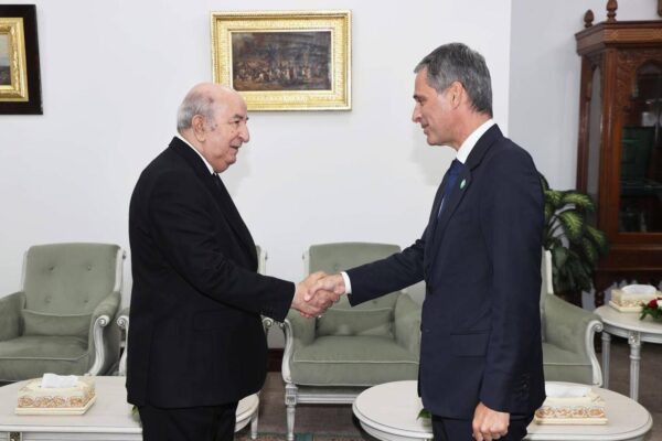 الجیریا اور فرانس کے درمیان کشیدگی کے باوجود تجارتی مذاکرات کی کوشش