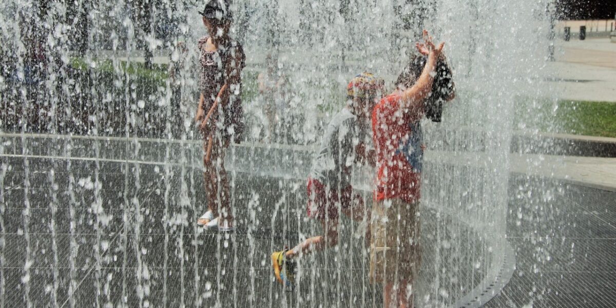 france-heatwave-temperatures-reach-35-degrees