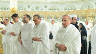 pm-shehbaz-performs-umrah-in-saudi-arabia