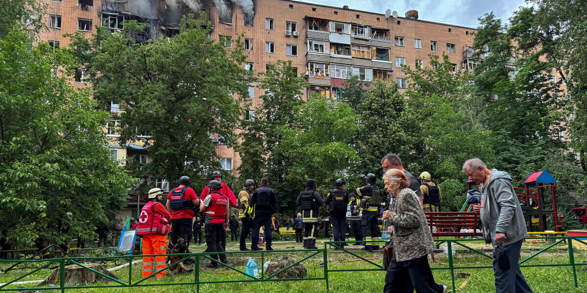 russia-attacks-kharkiv-kherson-five-dead