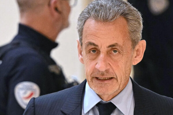 نکولاس سرکوزی کی لیجن آف آنر سے بے دخلی: سابق فرانسیسی صدر نے فیصلے کا احترام کیا