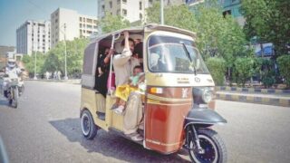 sindh-bans-four-seater-rickshaws-approves-private
