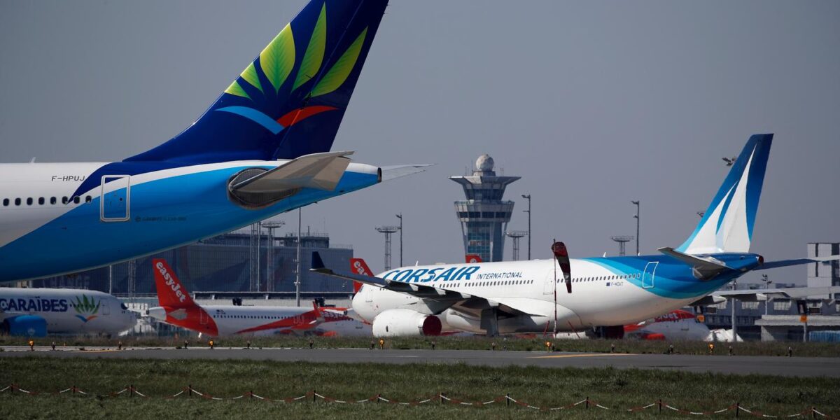 paris-airport-strikes-cancel-40-percent-flights