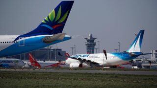 paris-airport-strikes-cancel-40-percent-flights