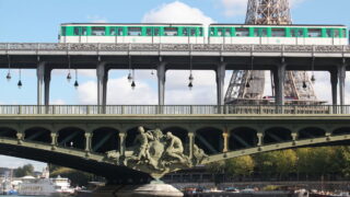 paris-metro-daredevil-fall-injury-incident