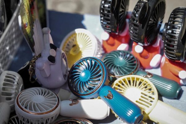 گرمی کی شدت: پورٹیبل منی فینز کا رجحان، لیکن ماحول کو نقصان