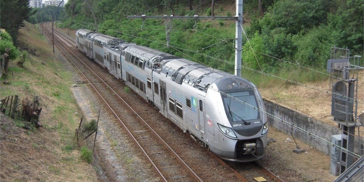 girls-died-train-accident-near-bordeaux