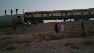 balochistan-jaffer-express-bombing-derails-4-injured