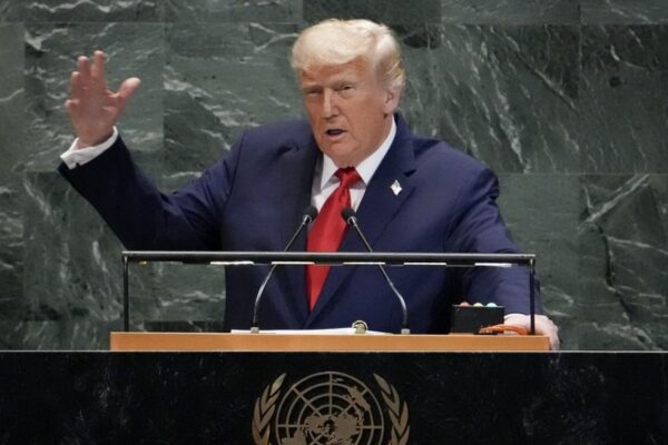 اقوام متحدہ میں ڈونلڈ ٹرمپ کا دھواں دھار خطاب: فلسطین، یوکرین جنگ اور موسمیاتی تبدیلی پر کڑے الفاظ