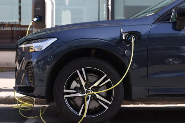 یورپی بیٹری سے تیار ہونے والی الیکٹرک گاڑیوں پر 1000 یورو کا اضافی بونس