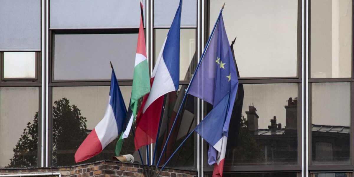 france-municipalities-palestinian-flag-dispute-neutrality-law