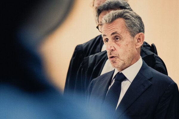 سابق فرانسیسی صدر نکولس سرکوزی کی سزا کے بعد عدلیہ پر حملوں میں تیزی، “قانون کی حکمرانی” خطرے میں