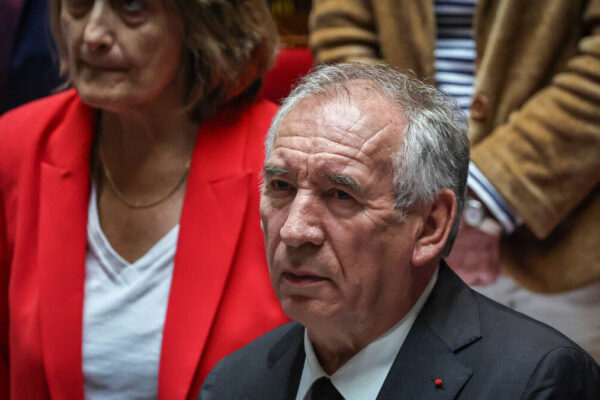 فرانسوا بے رو نے تمام سیاسی قوتوں سے تعاون کی اپیل کردی