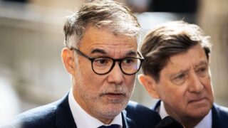 french-pm-budget-proposals-uproar-opposition-no-confidence-threat