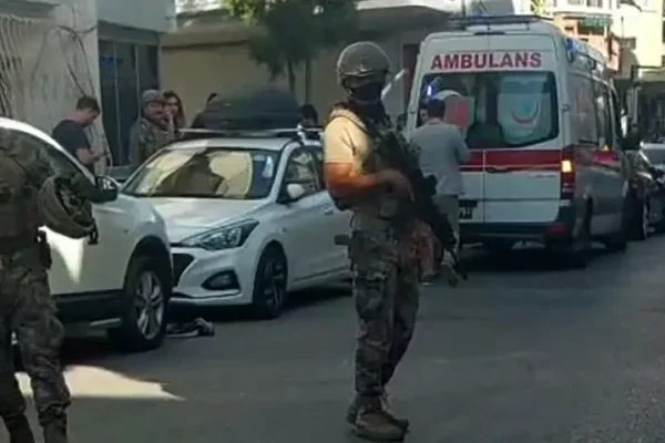 ترکی کے شہر ازمیر کے قریب پولیس اہلکاروں پر فائرنگ، دو شہید، نوجوان ملزم گرفتار